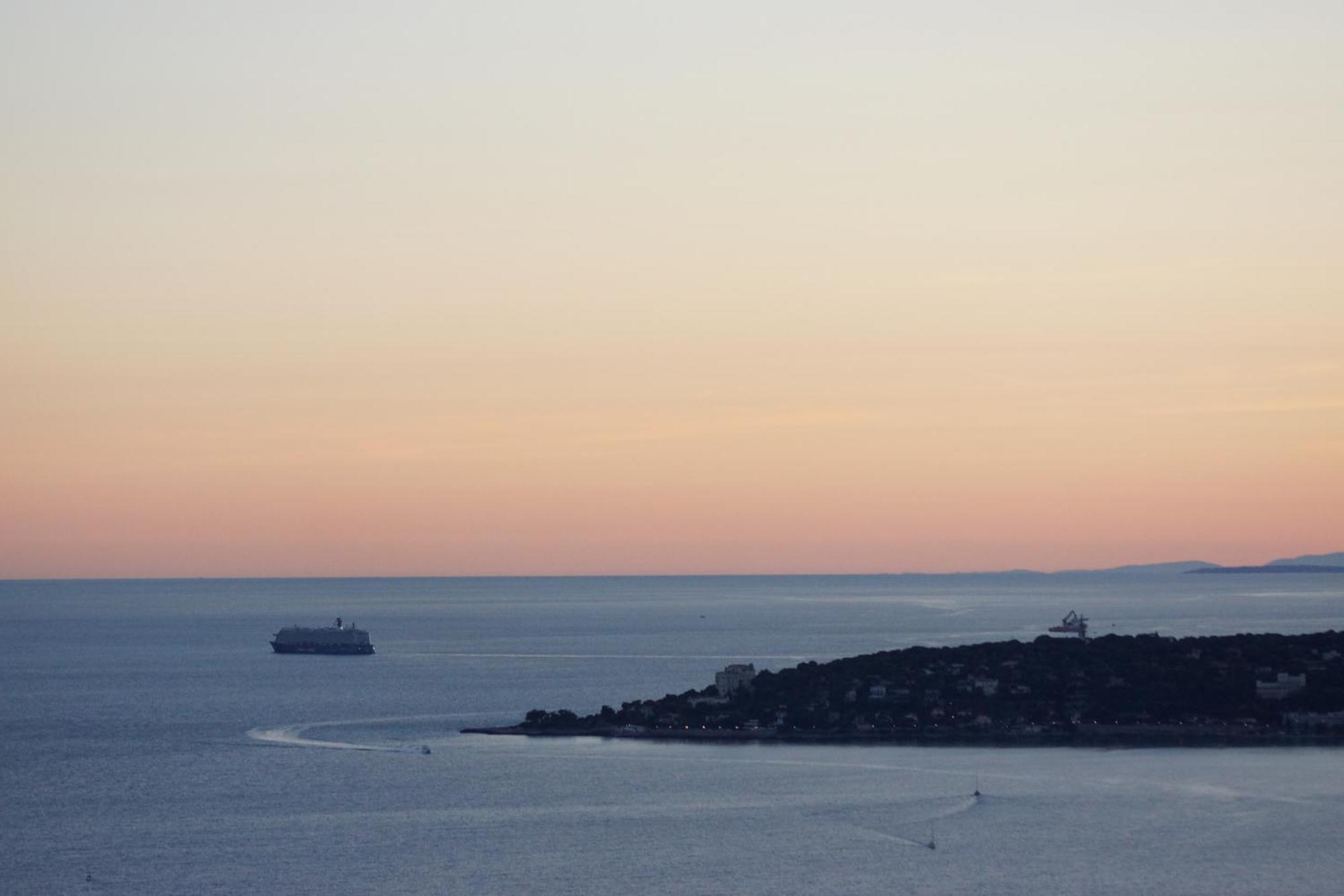 Total Sea View Ll Grimaldi Menton *