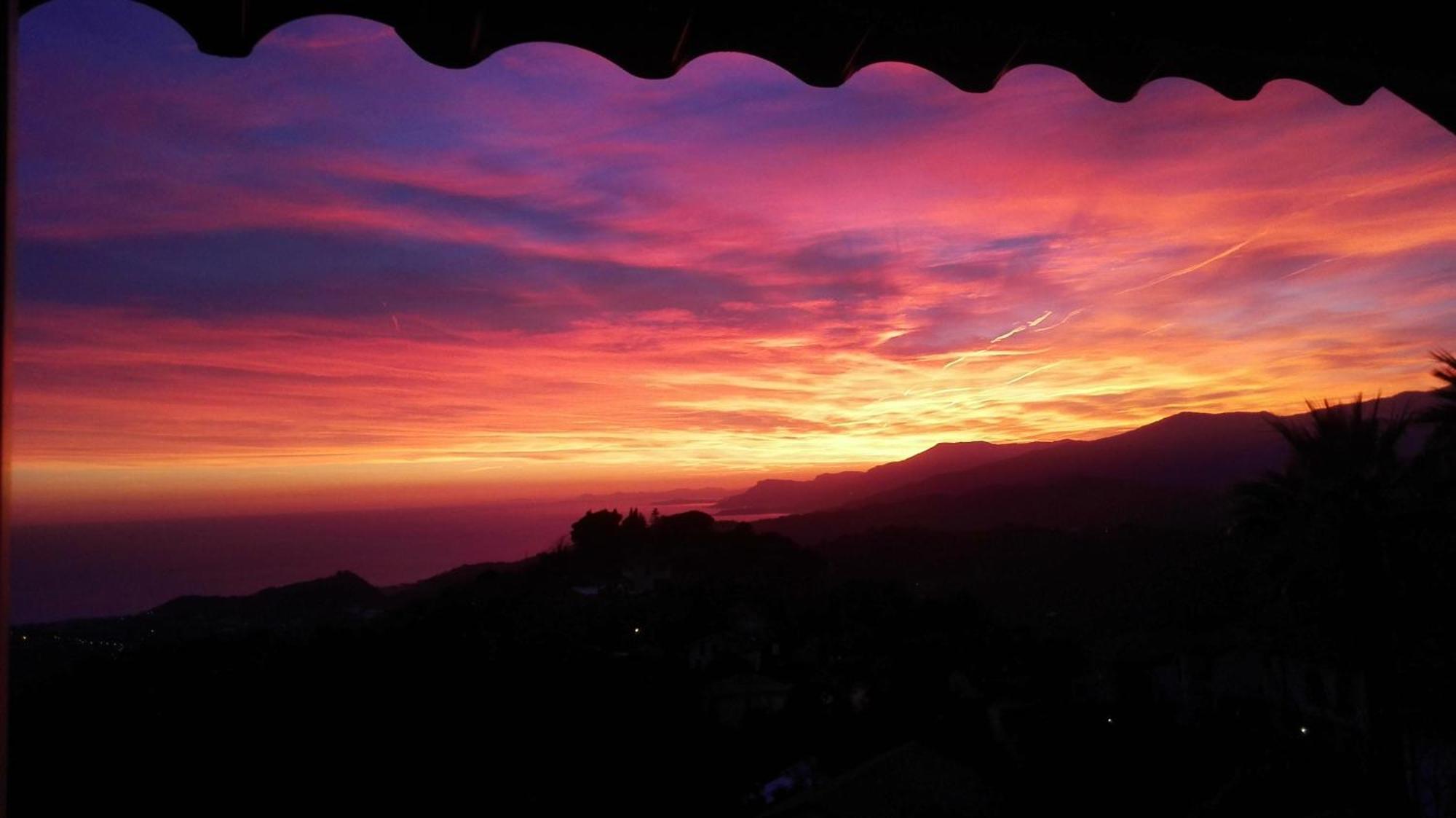Total Sea View Ll Grimaldi Menton Apartment *