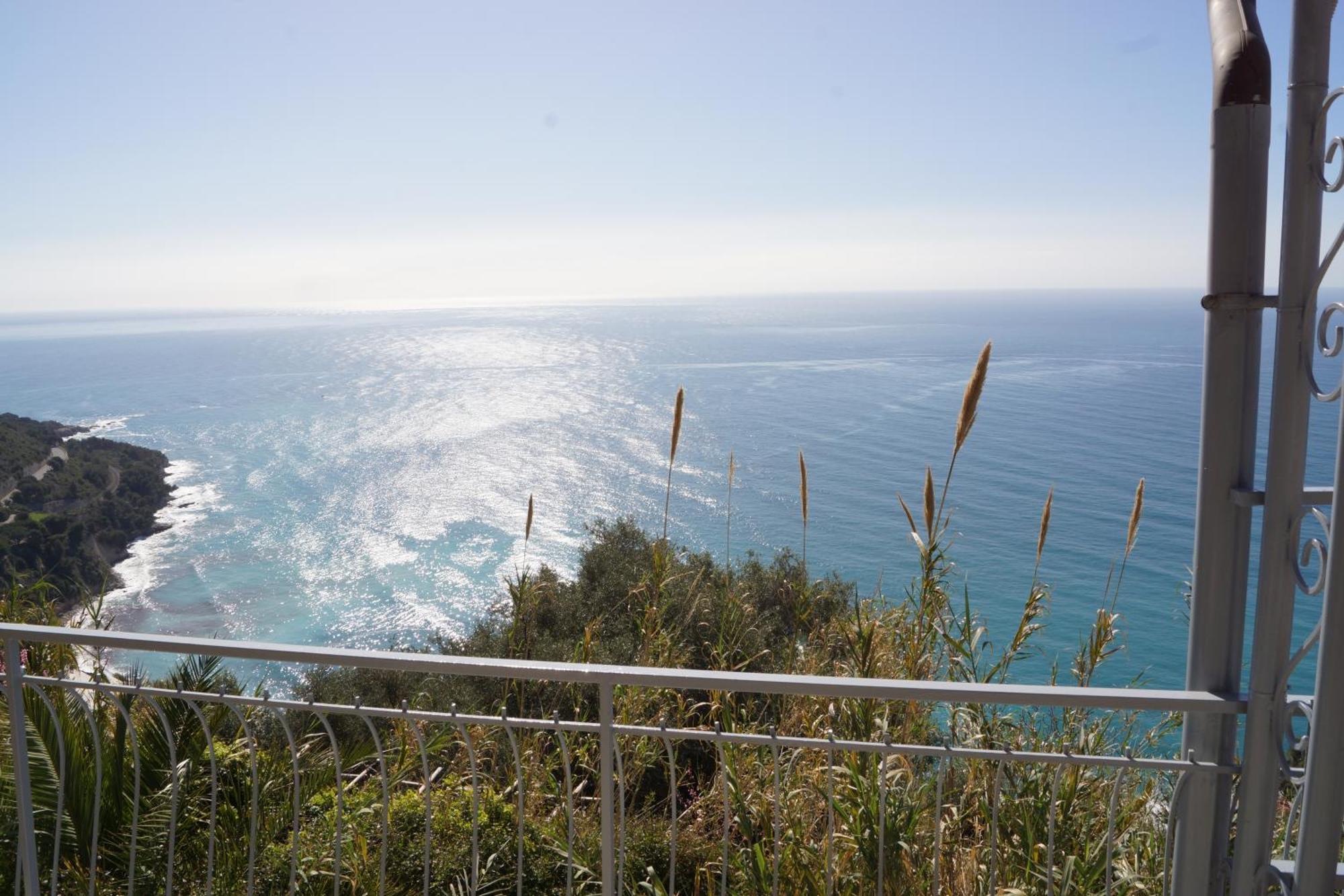 Total Sea View Ll Grimaldi Menton Apartment *