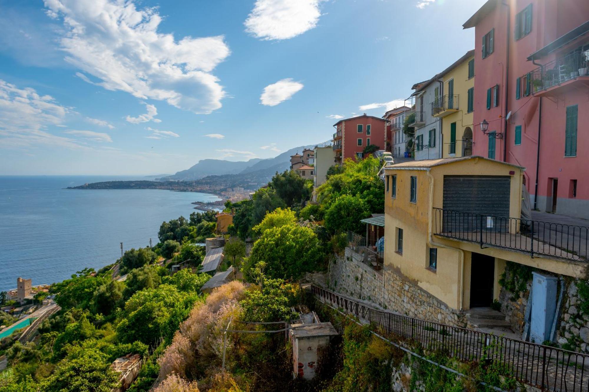 Total Sea View Ll Grimaldi Menton Apartment *